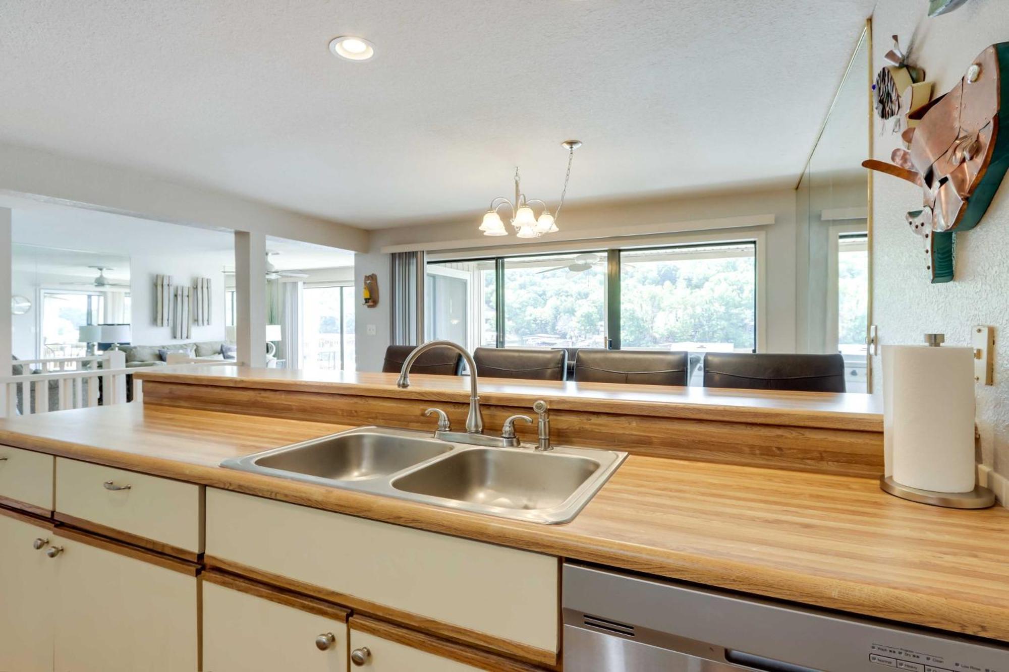 Lakefront Osage Beach Condo With Community Pool Экстерьер фото