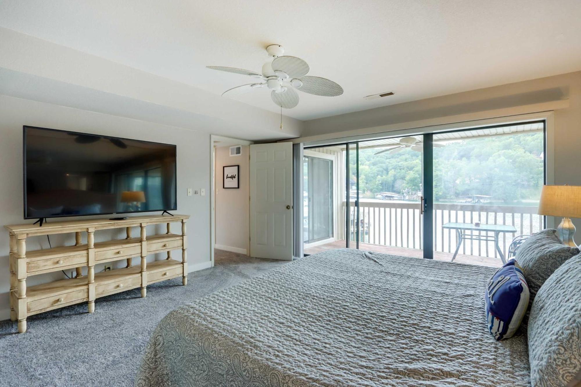 Lakefront Osage Beach Condo With Community Pool Экстерьер фото